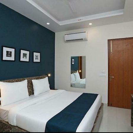 Hotel Galaxy Inn Gurgaon Buitenkant foto