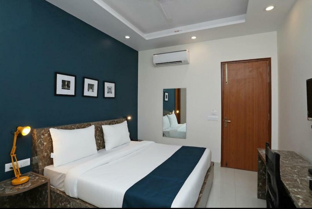 Hotel Galaxy Inn Gurgaon Buitenkant foto